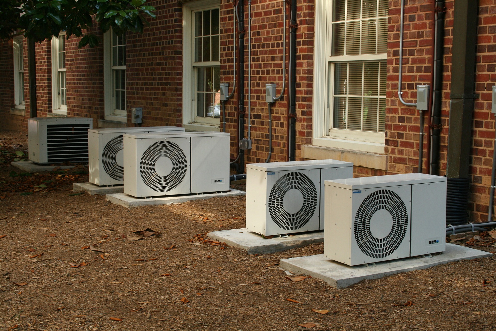 Things to Identify Before Calling an Air Conditioning Repair Service